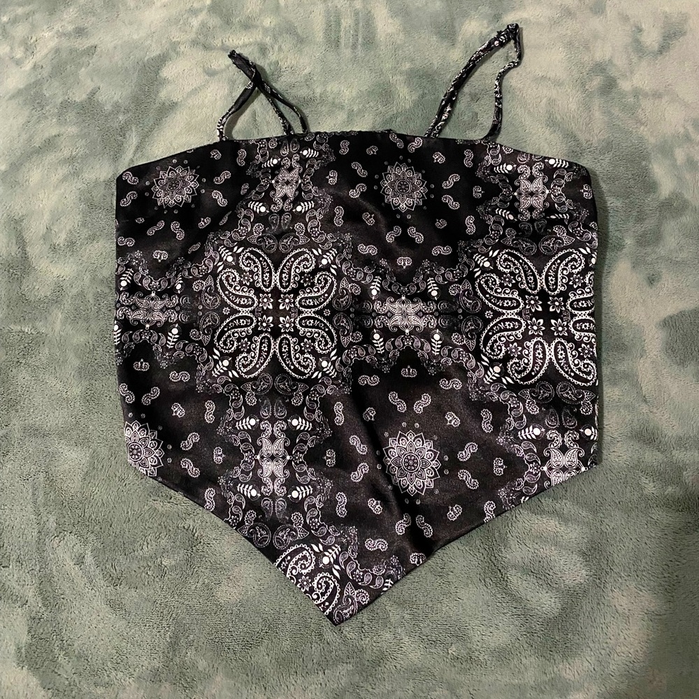 Rue21, Size: medium, black and white